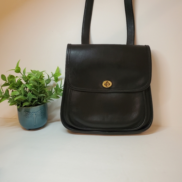 Coach Handbags - EUC Vintage Coach Sidepack (#9979) – Large version in Black